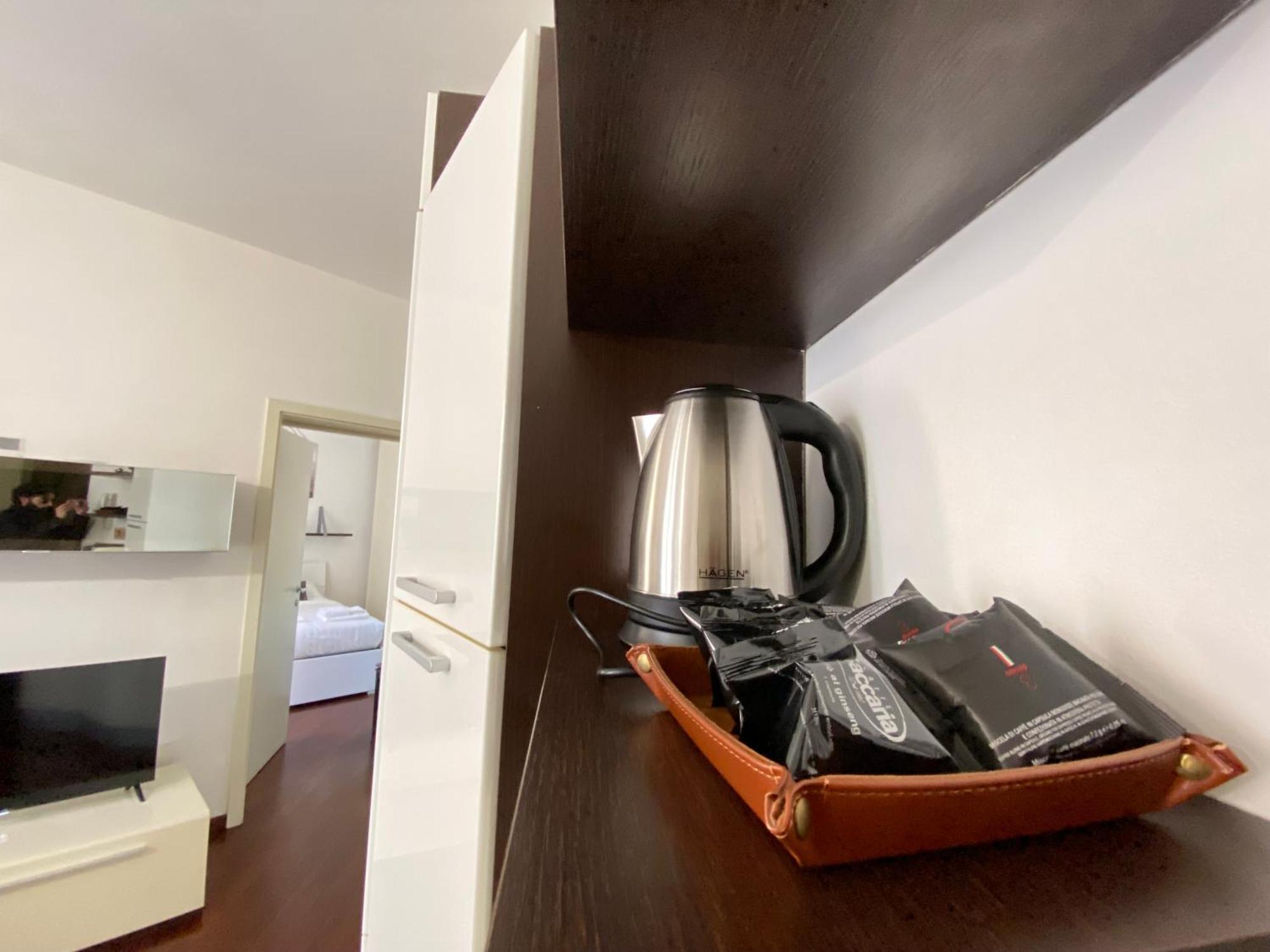 Avantgard Rooms Western Station Bologna Buitenkant foto